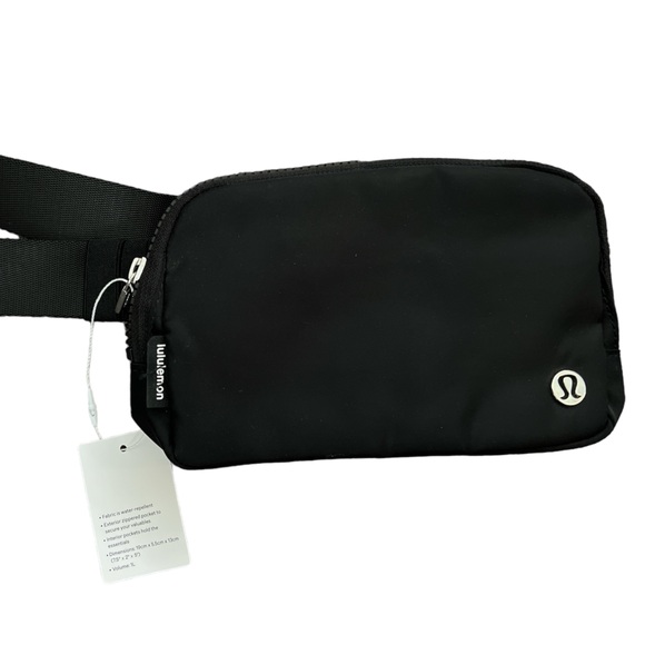 Lululemon everywhere belt bag - Picture 1 of 3
